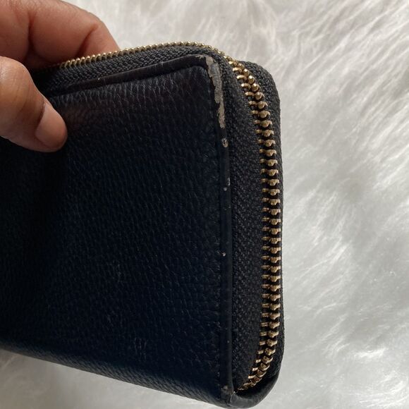 Bebe monogrammed Black Zippered Wallet - Picture 11 of 15